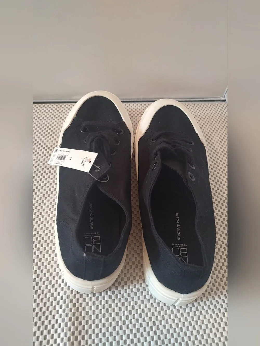 No Boundaries Women's Size 11 Low Chunky Lug Fashion Sneakers NWT Canvas
